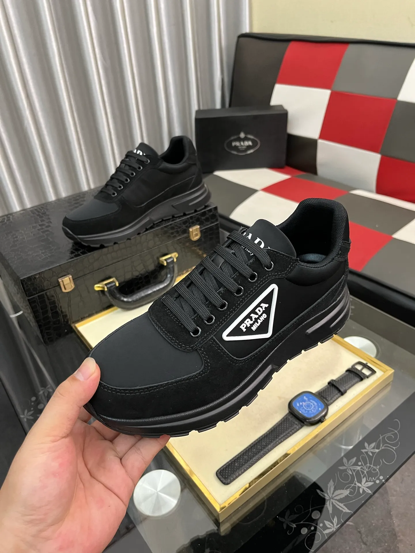 Men's shoes 💰420⌚️⌚️Prada•PRADA original quality.~ Unique modern style sneakers. 🏃A must-have casual shoe for trendy men😍😍 Original brand imported from Italy, imported original leather, sheep lining (refuses to discolor and grind feet) Sole: Original sole provided by the original factory, French lazy style design ⚠️Fit to the feet, original quality, super comfortable original sole. It’s like shooting the real thing🎬The real thing is better, high-quality sneakers Size: 38-444️⃣Colors available
